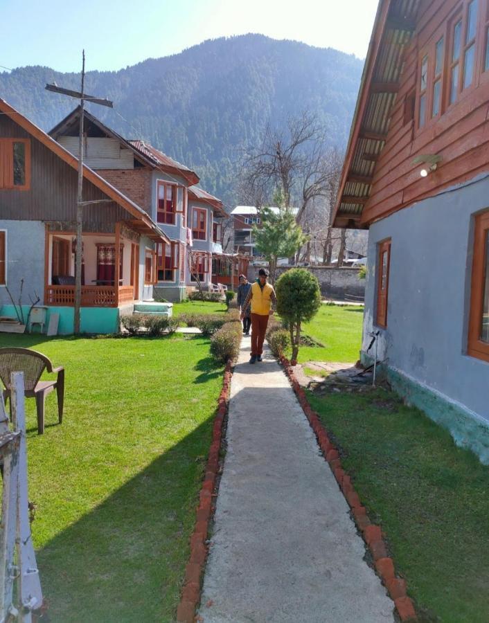 New Relax Inn, Pahalgam, 2 Km From Lidder Valley מראה חיצוני תמונה