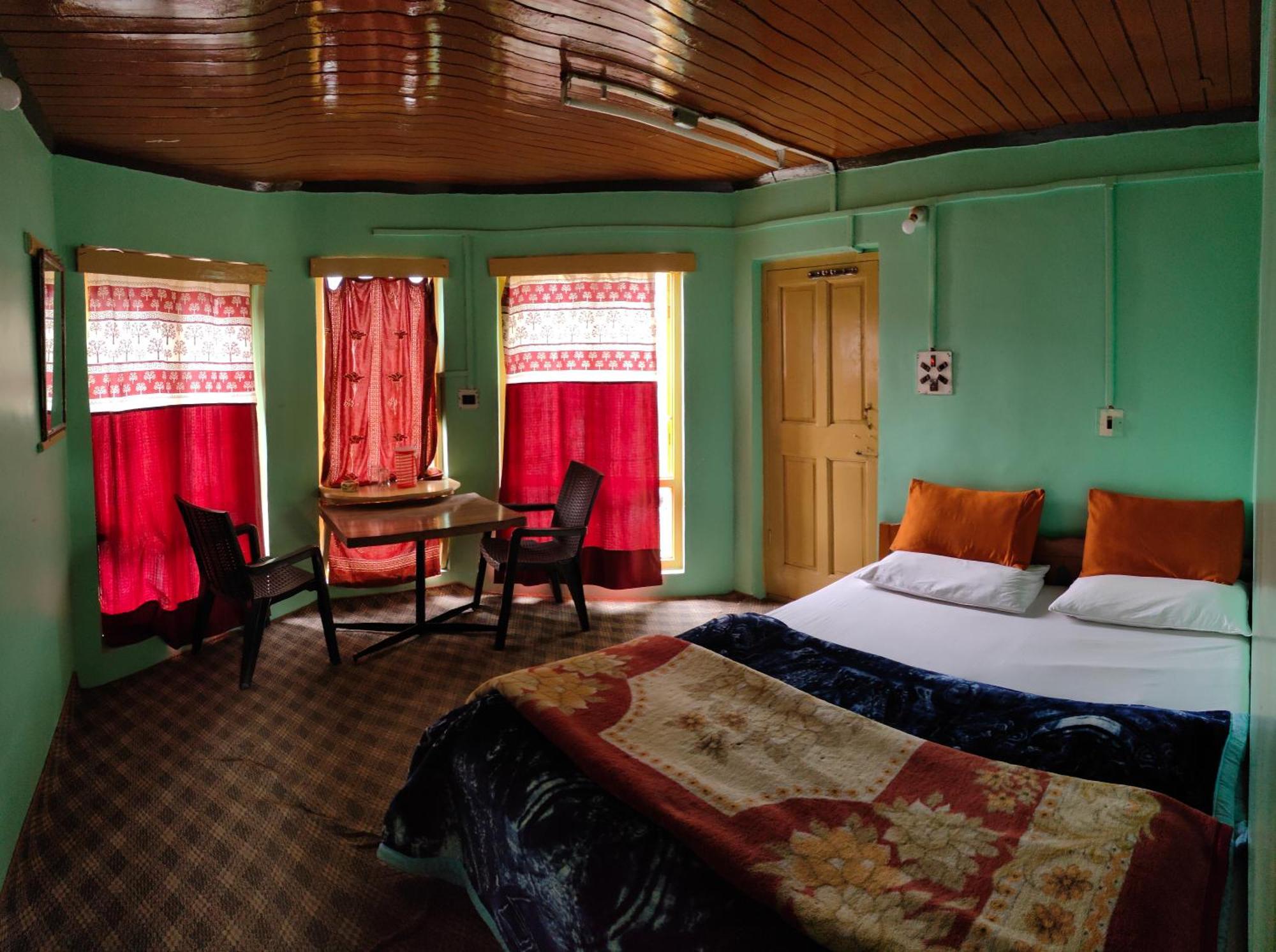 New Relax Inn, Pahalgam, 2 Km From Lidder Valley מראה חיצוני תמונה