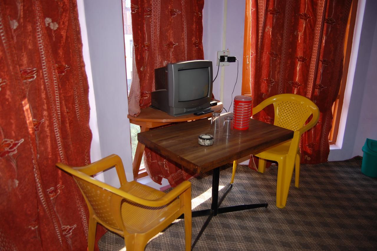 New Relax Inn, Pahalgam, 2 Km From Lidder Valley מראה חיצוני תמונה