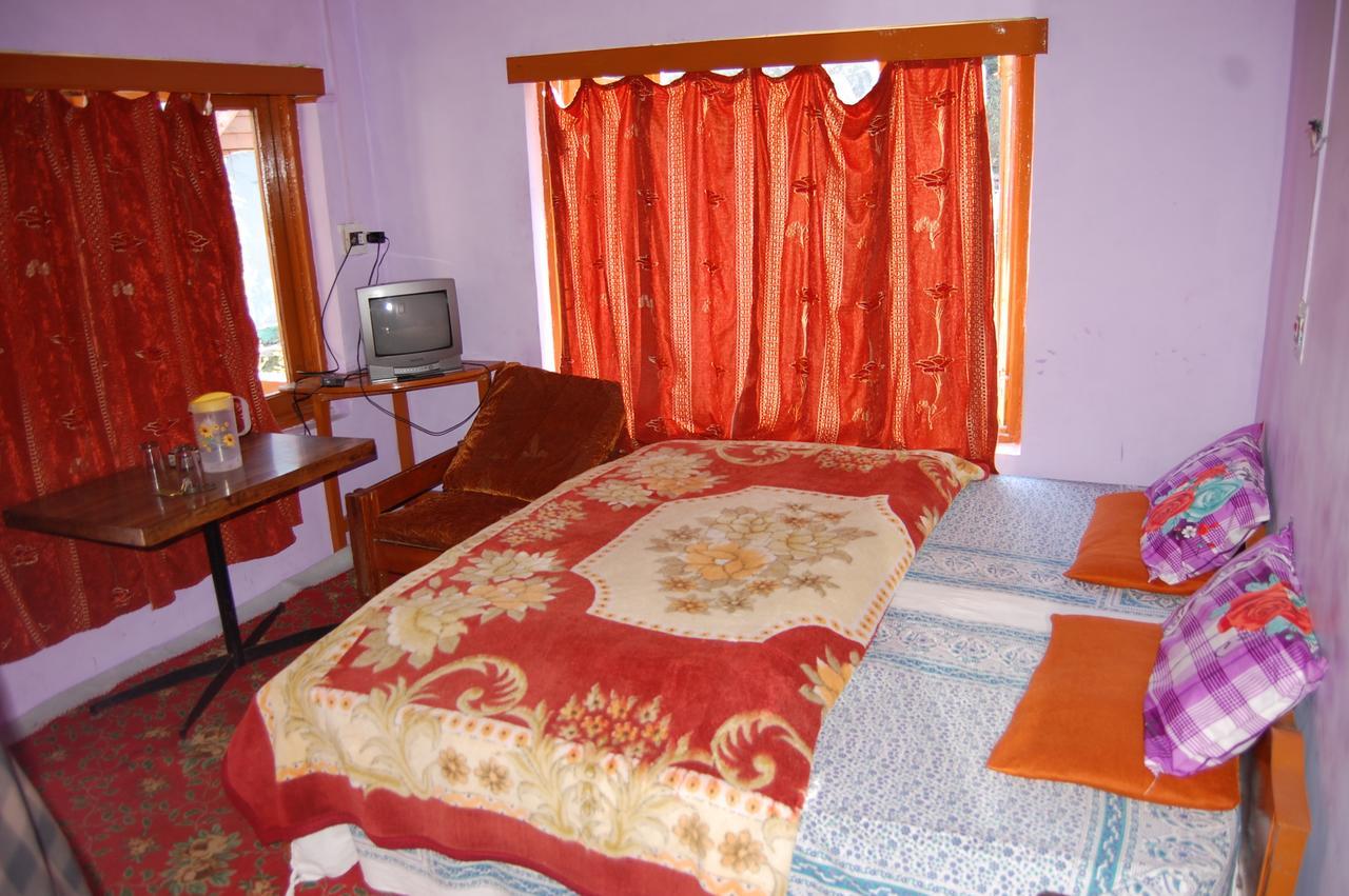 New Relax Inn, Pahalgam, 2 Km From Lidder Valley מראה חיצוני תמונה